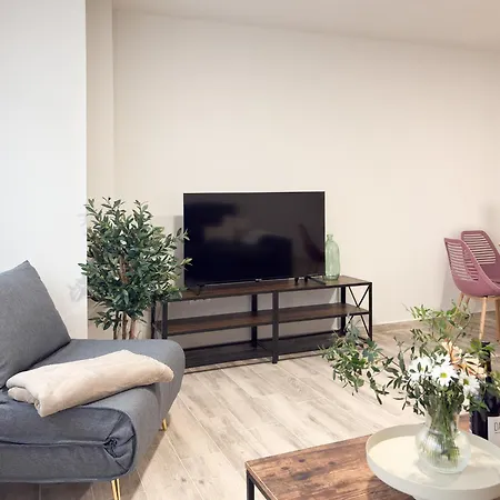 Апартаменты Chillahomes 201 Канделеда